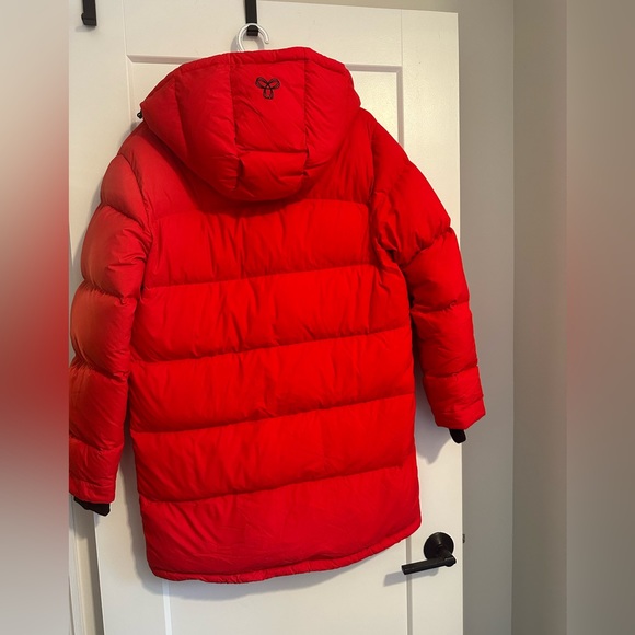 Aritzia puffer jacket - Picture 4 of 5